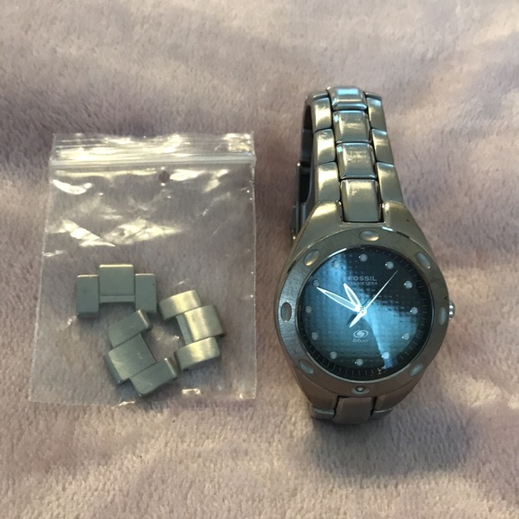 Fossil Blue watch black face with 3 extra links included. Needs battery. - Picture 2 of 5
